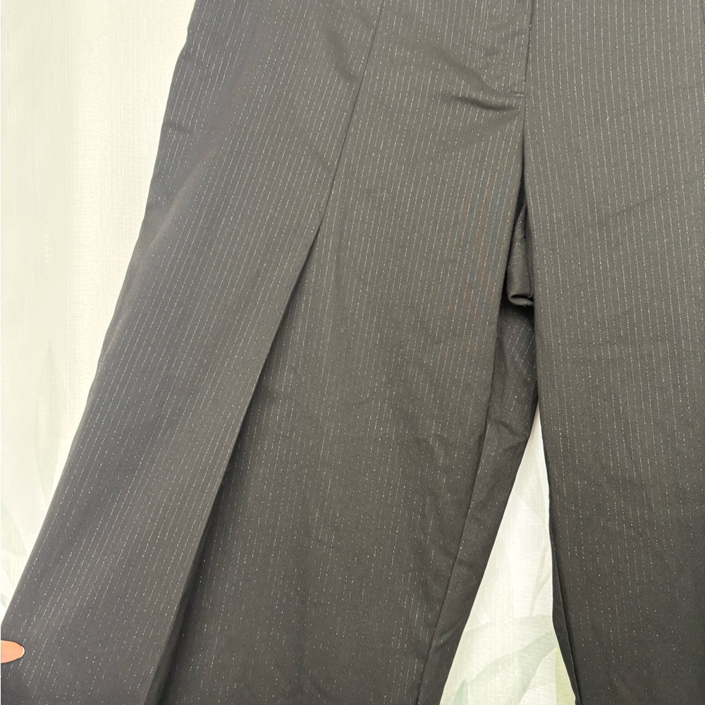 Brand-new Women's Black wide leg Pants pleated leg design - Picture 5 of 8